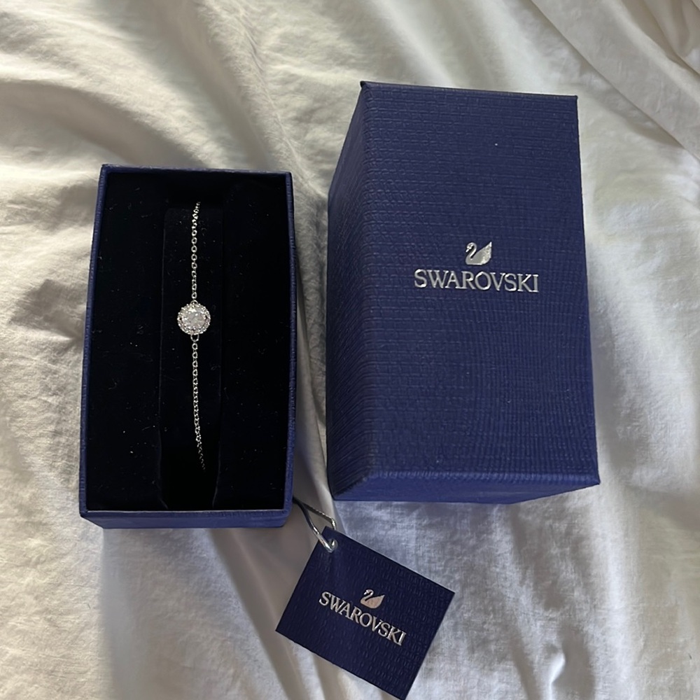 Brand New in Box! Beautiful Swarovski Bracelet
